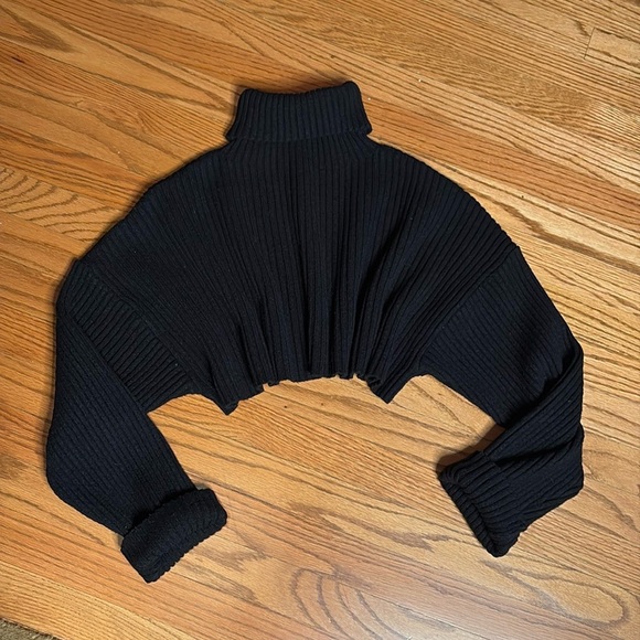 Zara cropped black turtleneck ribbed sweater
Sz S - Picture 2 of 8